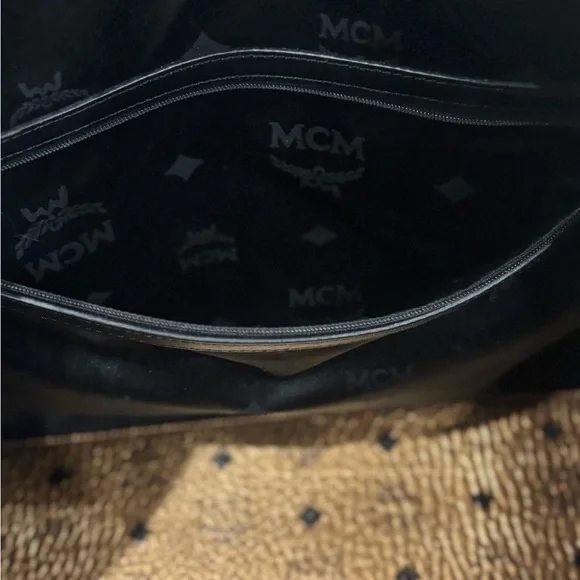 Luxury Metallic Gold and Black Weekender Bag - Picture 8 of 12